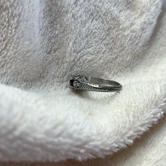 Harley Davidson Women’s Stainless Steel ring w Ruby colored stone - Picture 8 of 10